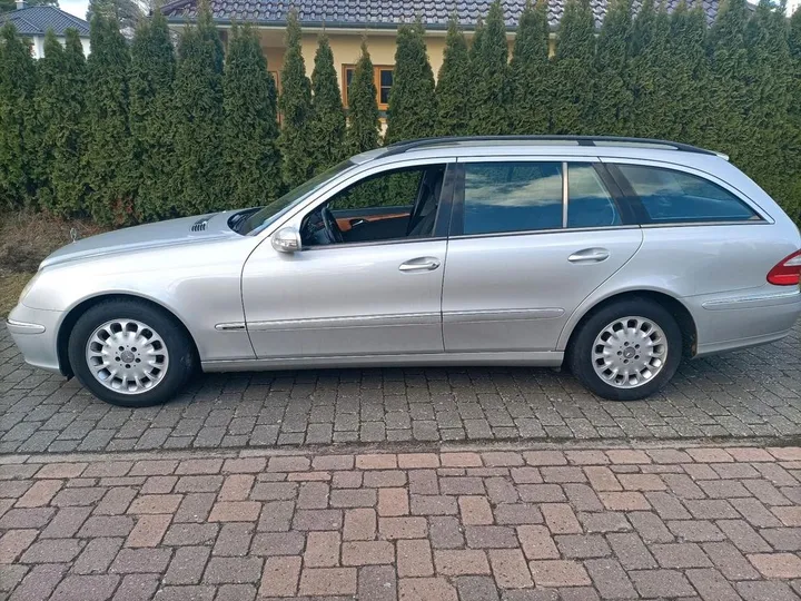 Mercedes-Benz E 220
