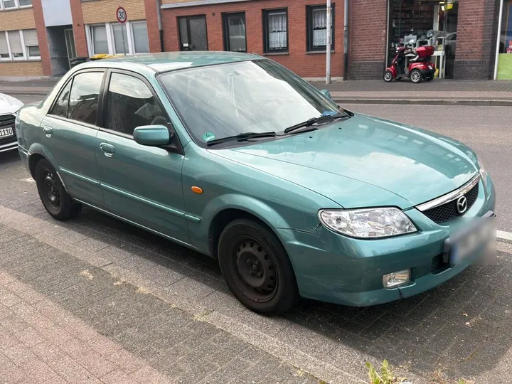 Mazda 323
