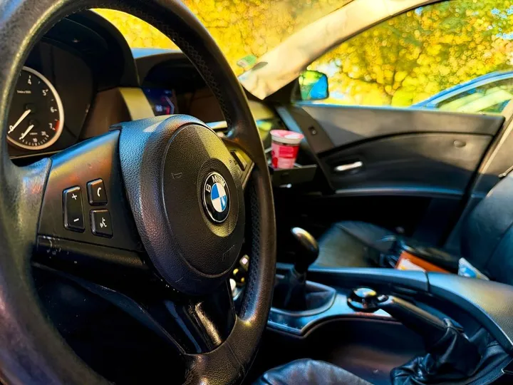 BMW 525
