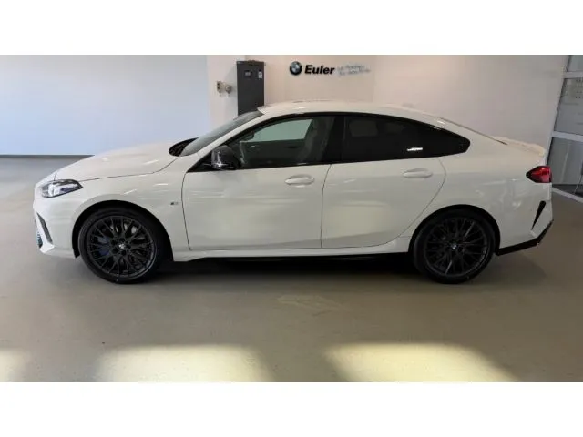 BMW M235