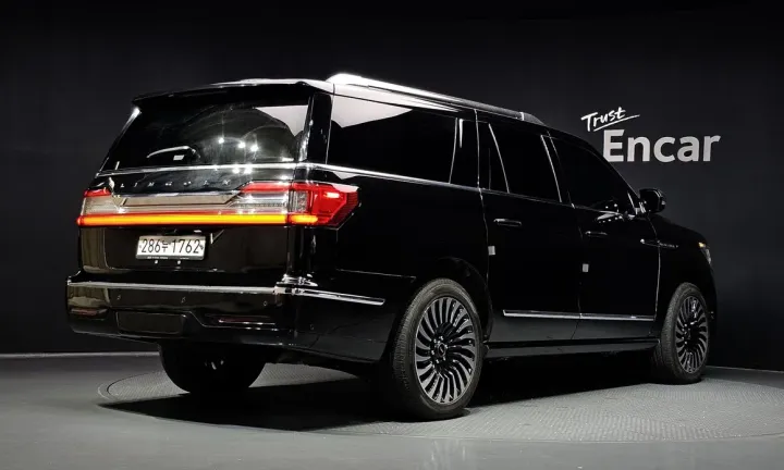 Lincoln Navigator