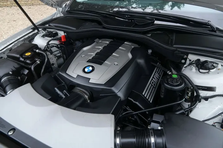 BMW 750
