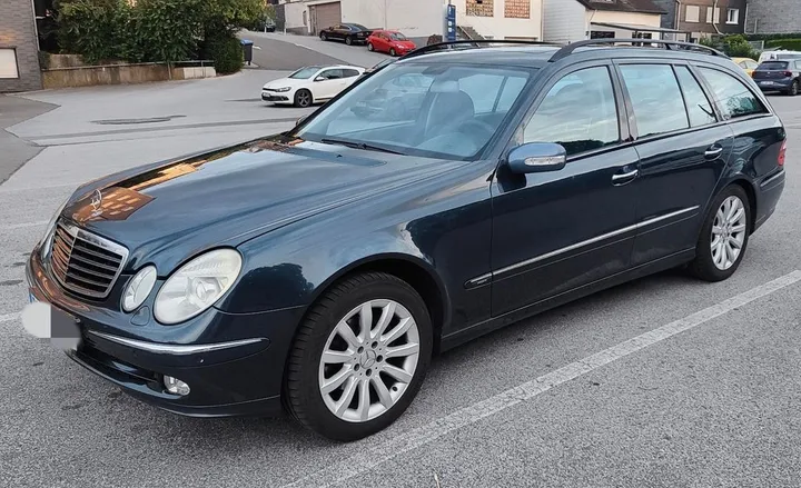 Mercedes-Benz E 240