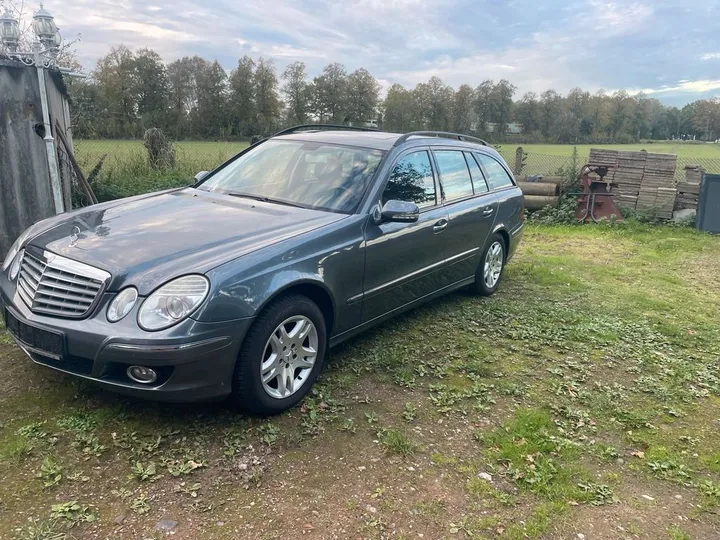 Mercedes-Benz E 200