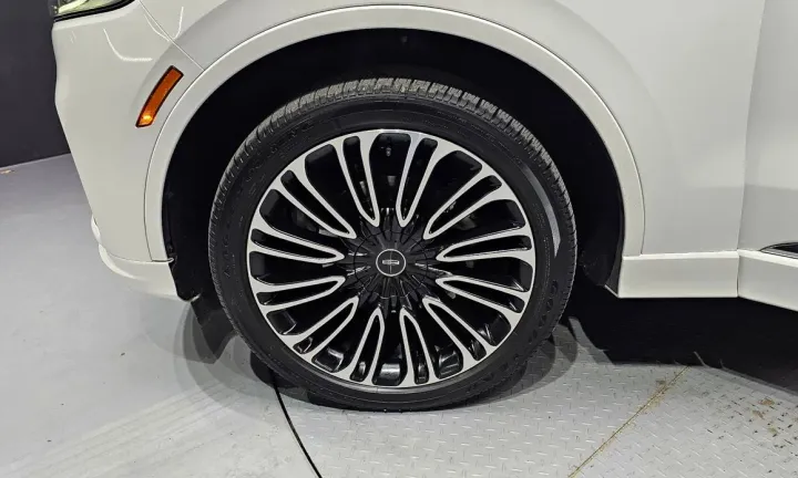 Lincoln Aviator
