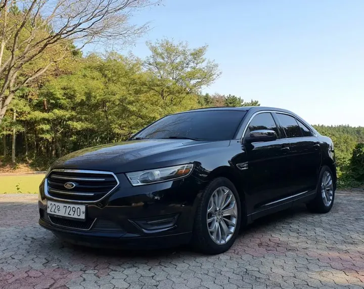 Ford Taurus