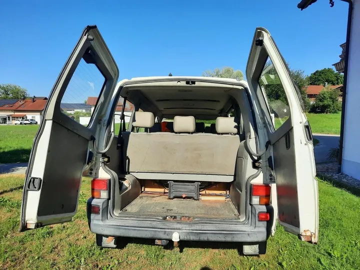 Volkswagen T4 Caravelle