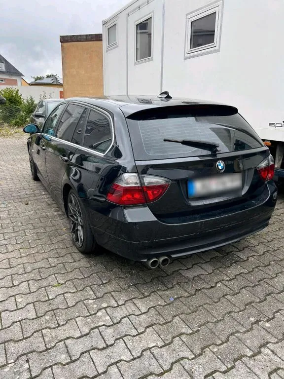 BMW 330