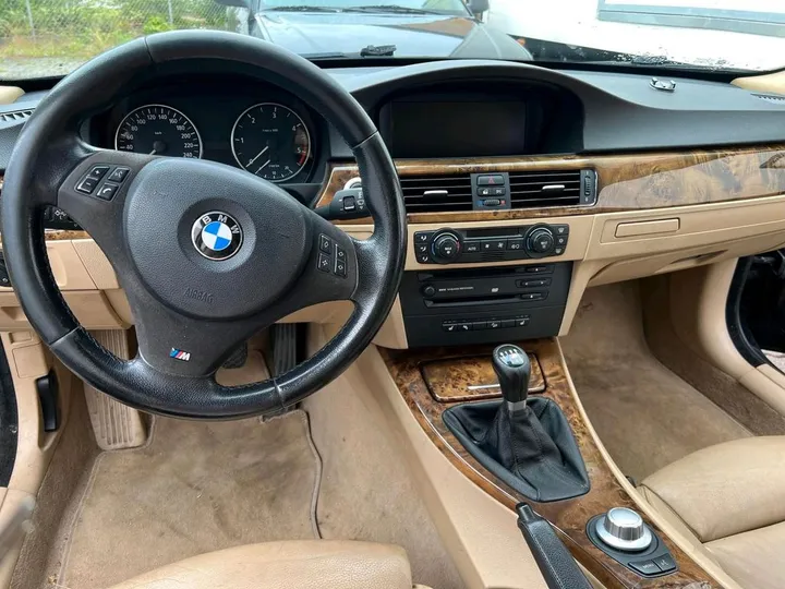 BMW 330