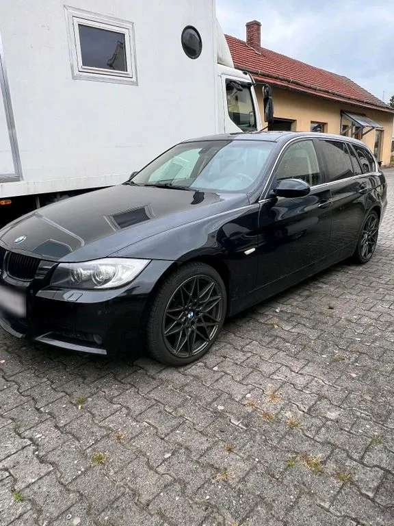 BMW 330
