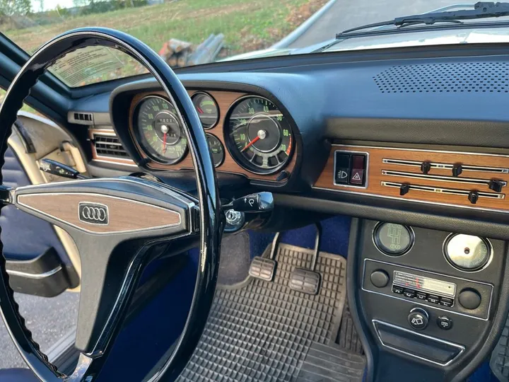 Audi 100