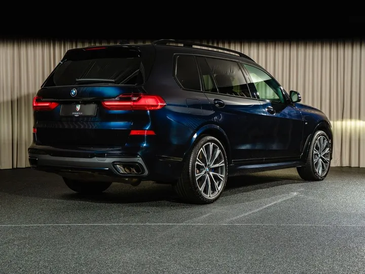 BMW X7 M50