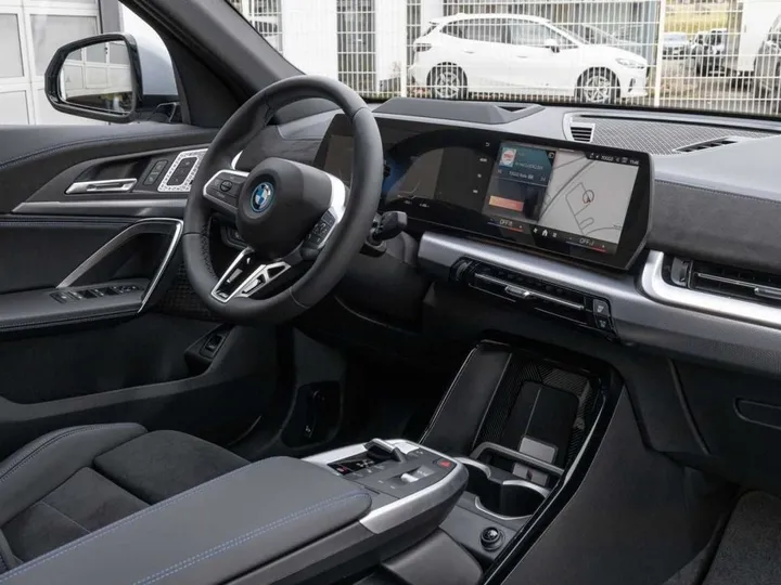BMW iX2