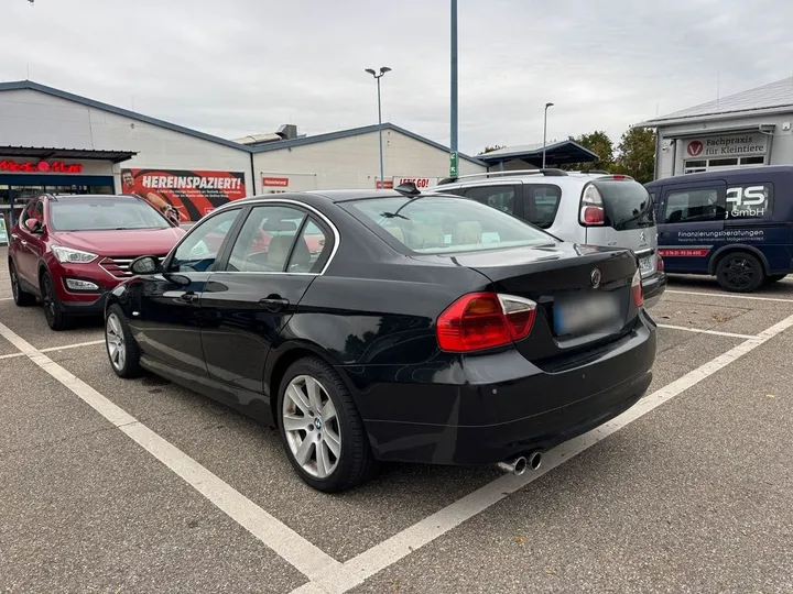 BMW 330