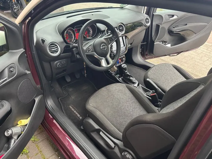 Opel Adam