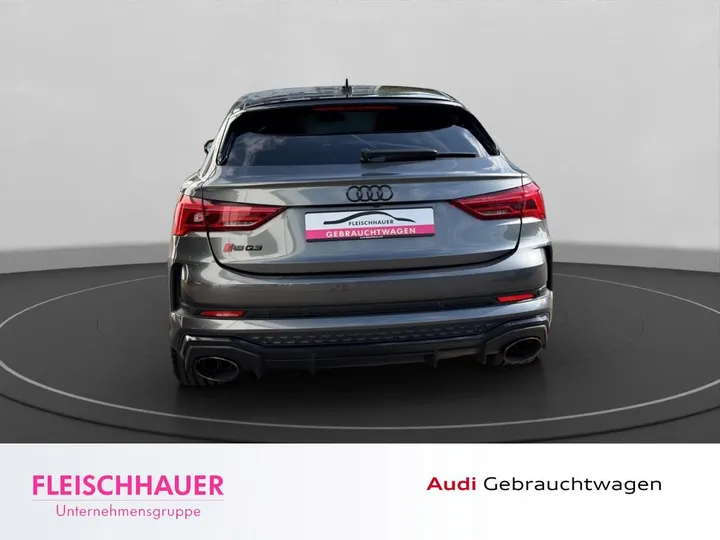 Audi RSQ3