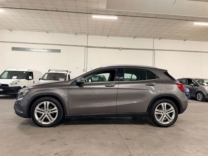 Mercedes-Benz GLA 180