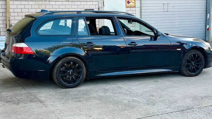 BMW 525