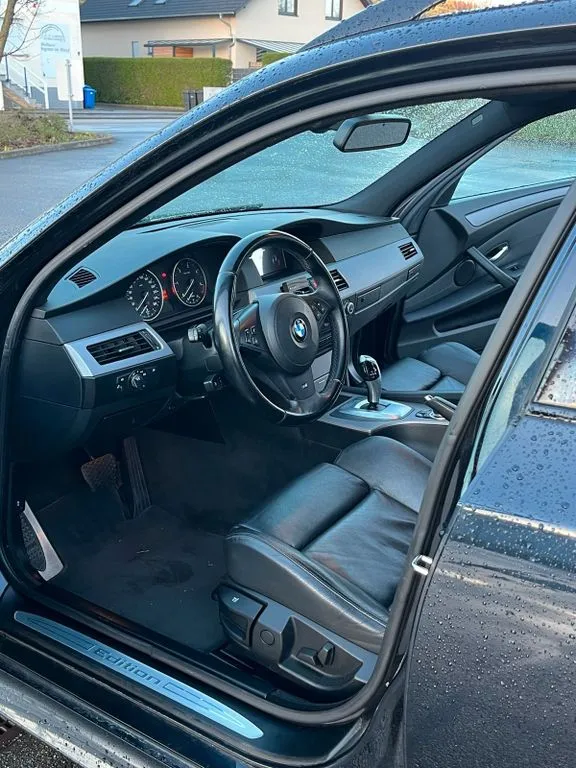 BMW 525