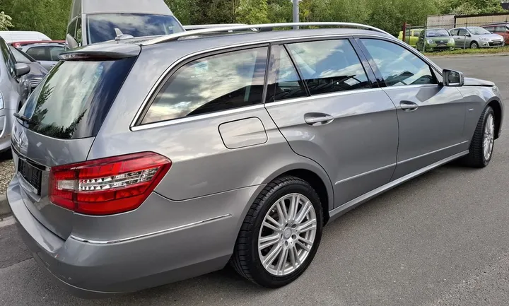 Mercedes-Benz E 200