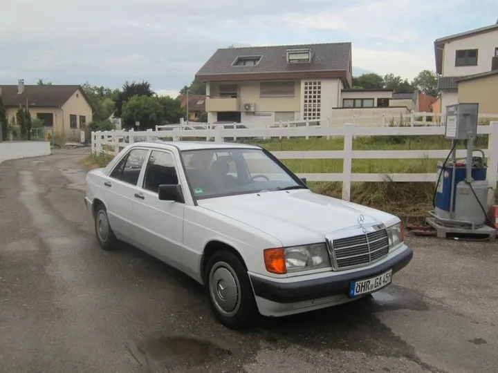 Mercedes-Benz 190