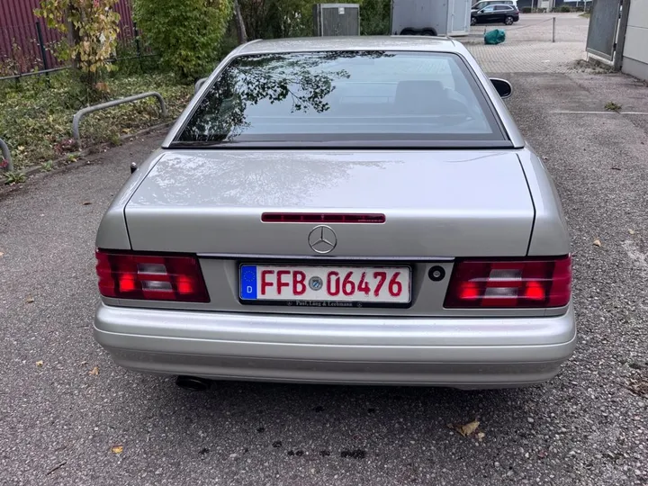 Mercedes-Benz SL 320