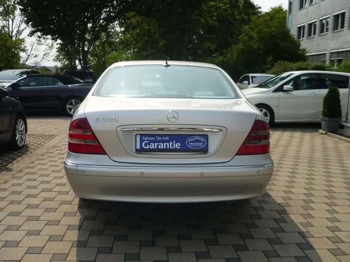 Mercedes-Benz S 320