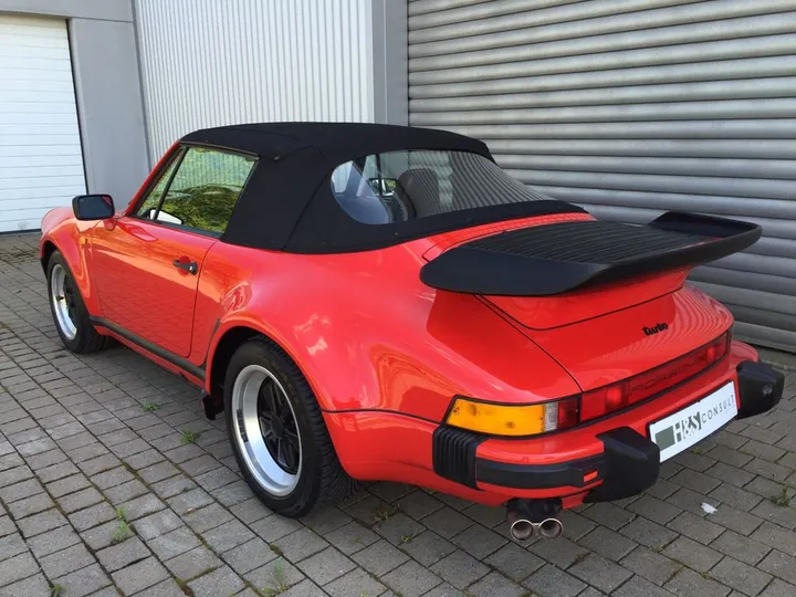 Porsche 930