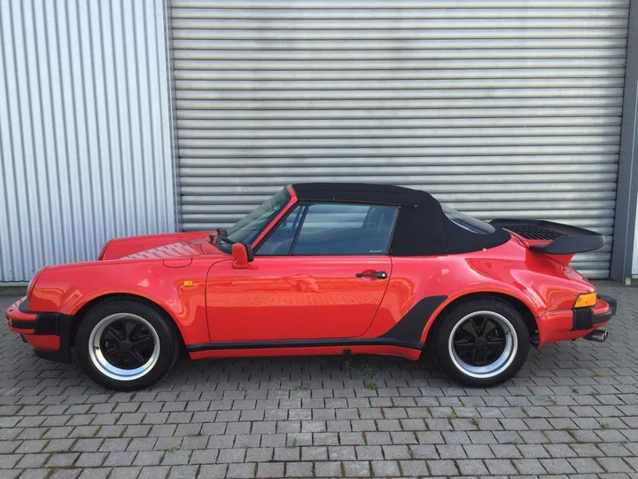 Porsche 930