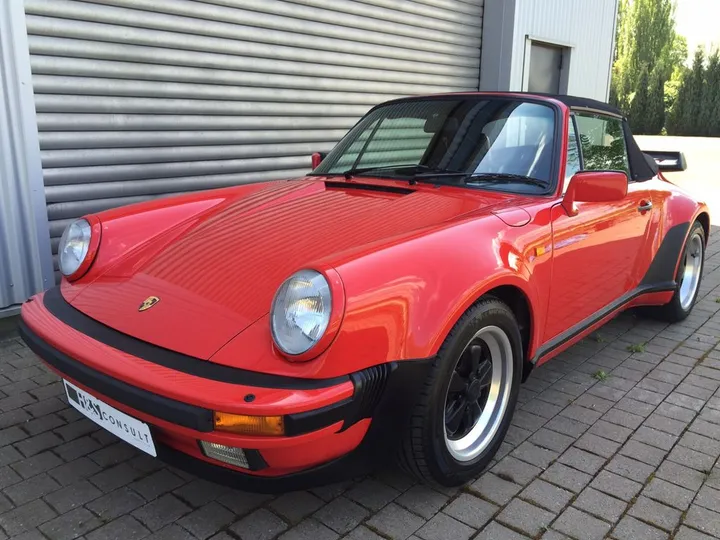 Porsche 930