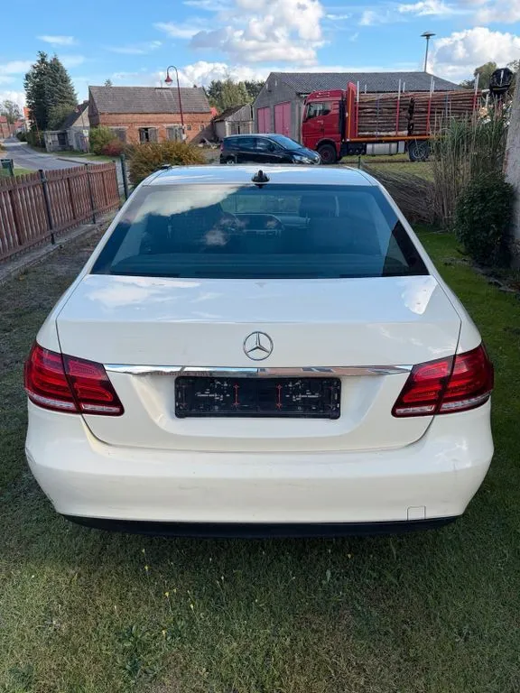 Mercedes-Benz E 220