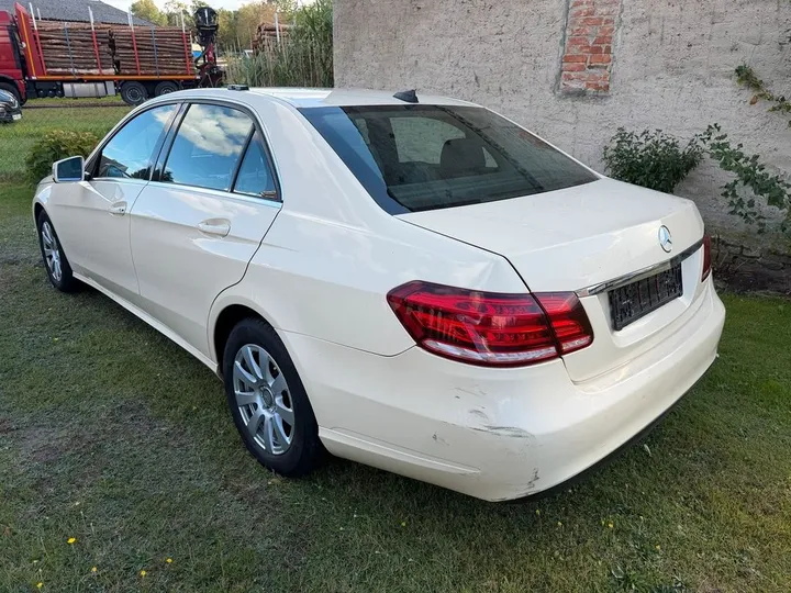 Mercedes-Benz E 220