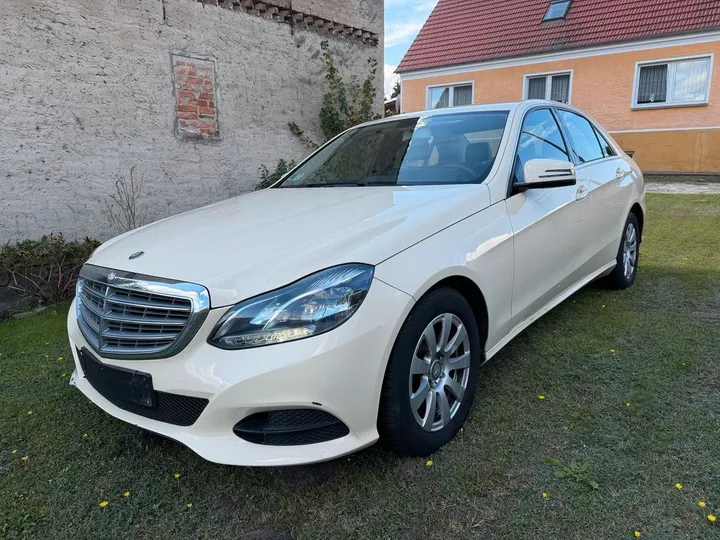 Mercedes-Benz E 220