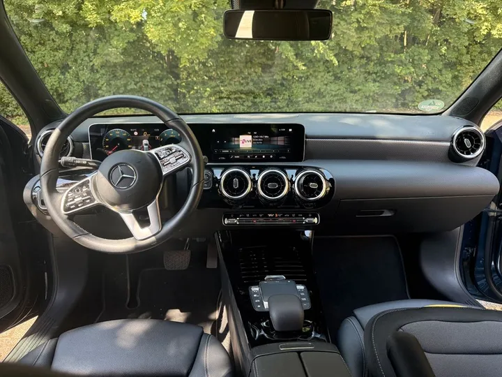 Mercedes-Benz 250