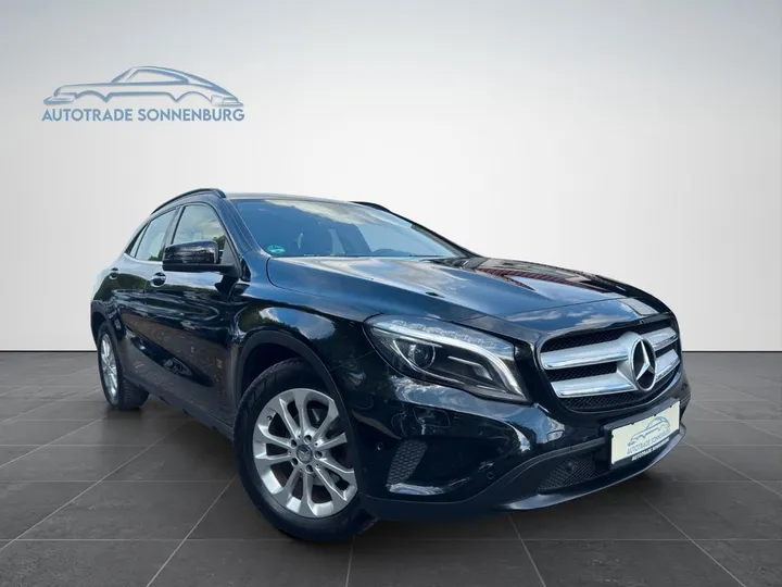 Mercedes-Benz GLA 200
