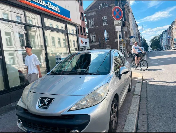 Peugeot 207