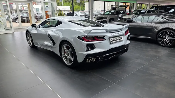 Corvette C8