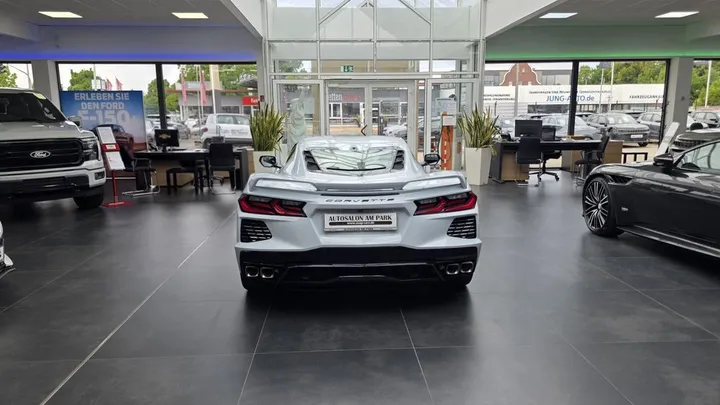 Corvette C8