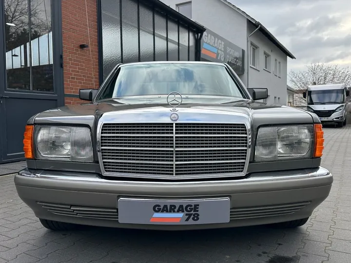 Mercedes-Benz 300