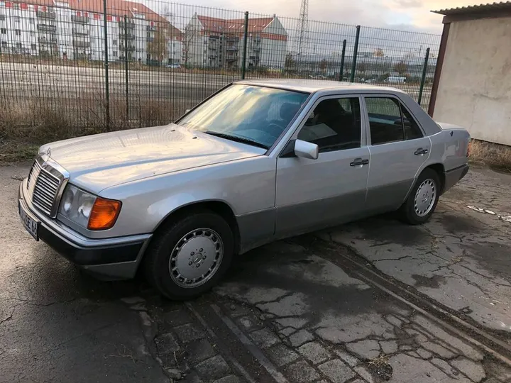 Mercedes-Benz E 300