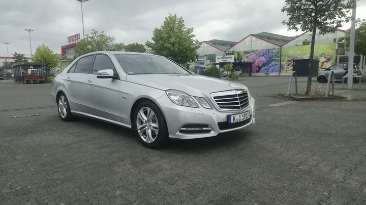 Mercedes-Benz E 220