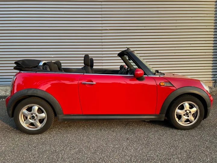 MINI Cooper Cabrio