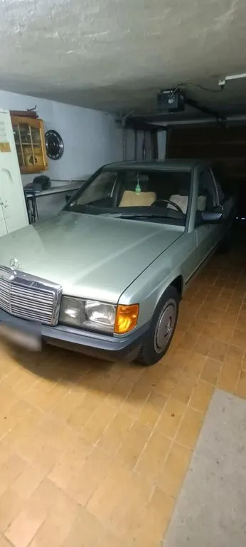 Mercedes-Benz 190