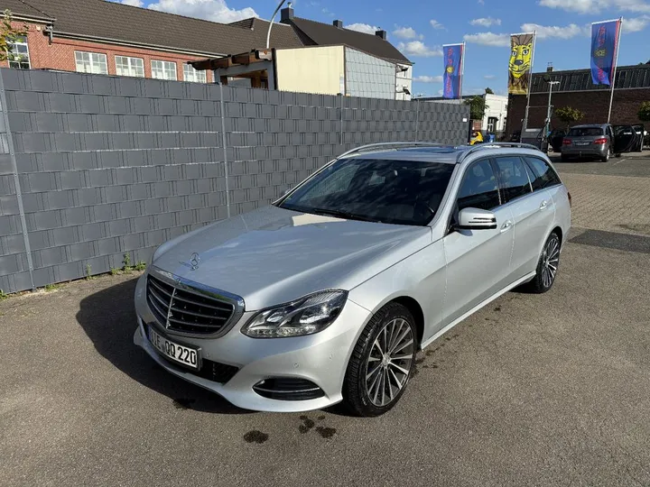 Mercedes-Benz E 220