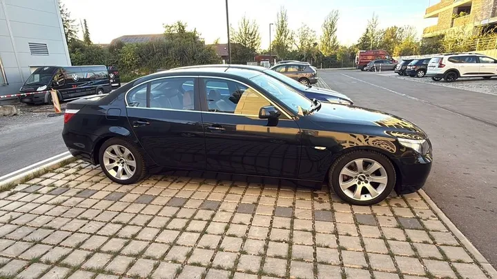 BMW 525