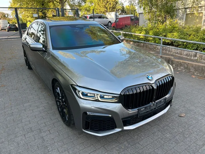 BMW 740