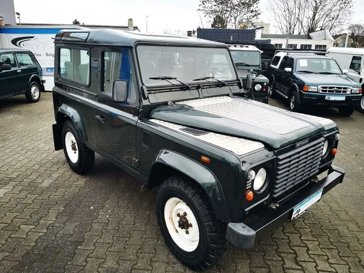 Land Rover Defender
