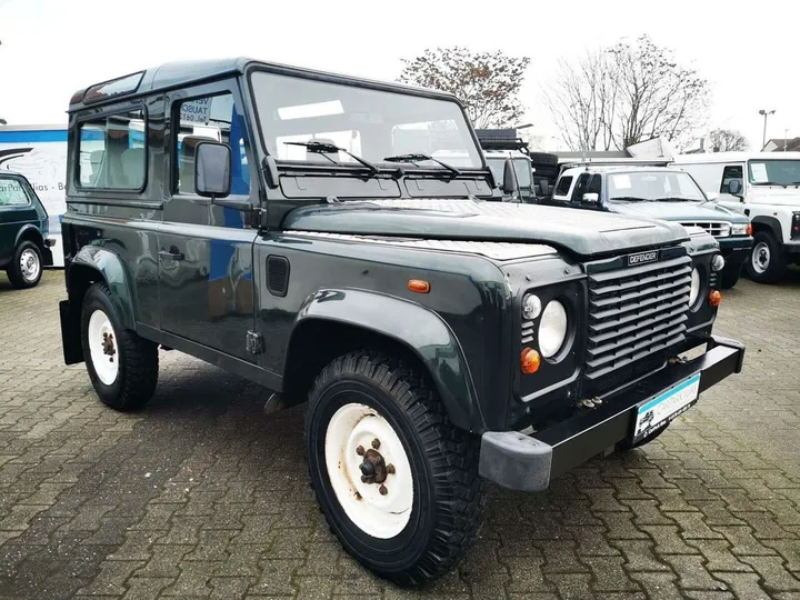 Land Rover Defender