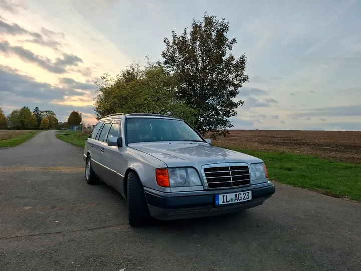 Mercedes-Benz E 220