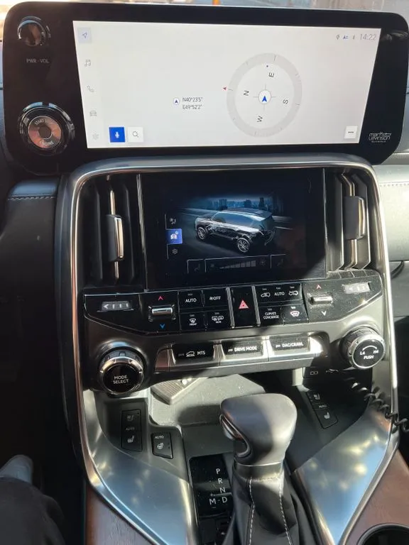 Lexus LX 600